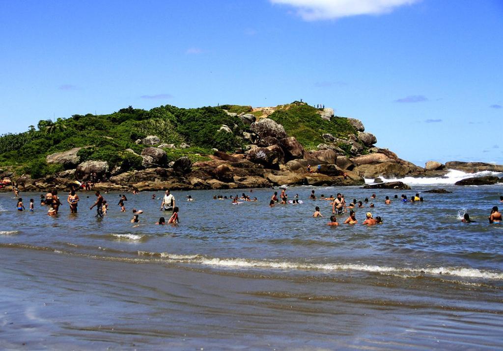 Casa Com Piscina , Churrasqueira, Wi-Fi, Em Rua De Areia A 1Km Da Praia, Bairro Sussegado, Proibido Uso De Som Extremamente Alto Ideal Para Descansar Itanhaém エクステリア 写真
